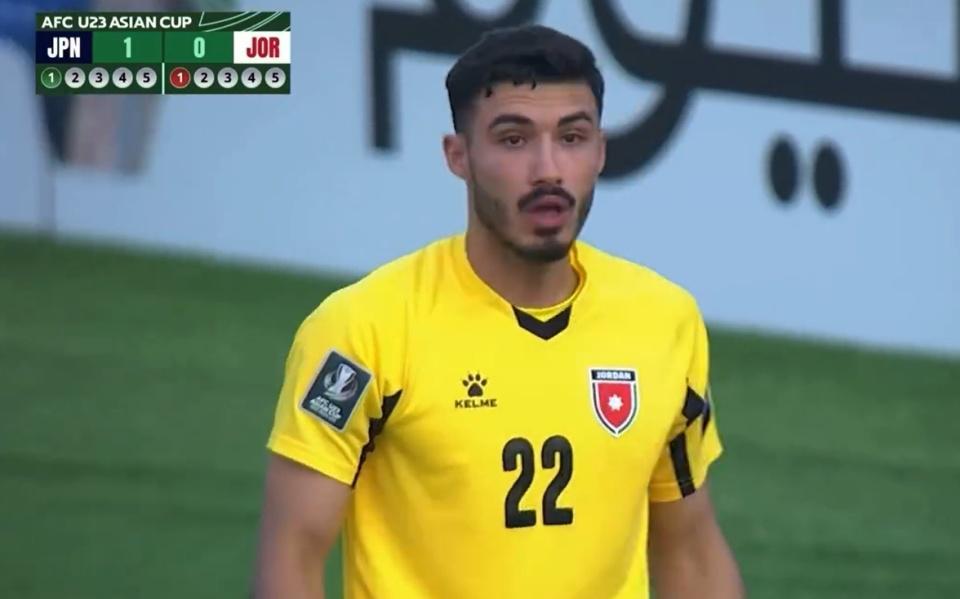 活久见！约旦门将扑点后激动握拳 不料球仍入网瞬间傻眼 日本狂喜